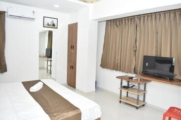 هتل Karan International ,aurangabad