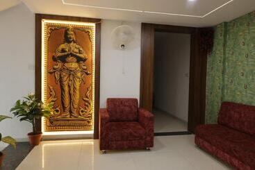 هتل Karan International ,aurangabad