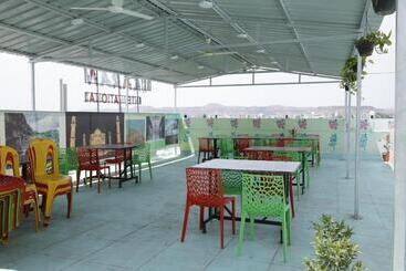 هتل Karan International ,aurangabad