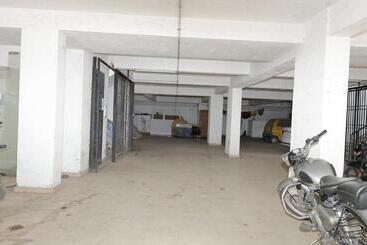هتل Karan International ,aurangabad