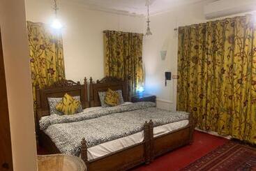 هتل Ronakgroupofcottages