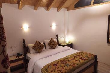 هتل Ronakgroupofcottages