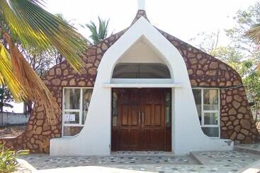 هتل Santa Veronica Inn