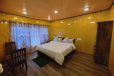 هتل Seven Star Resort Pahalgam Operated By Zaara Resorts