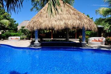 هتل Surf Sanctuary