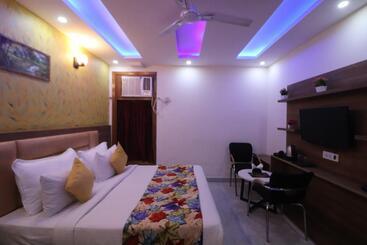 هتل The Infinity Near Delhi Airport
