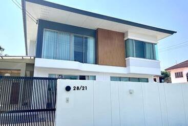 펜션 Cozy Maison Homestay