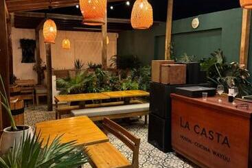 پانسیون Hostal La Casta