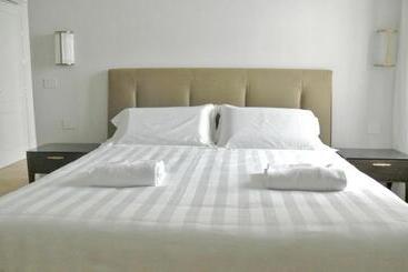 پانسیون The Old Palace  Luxury Suites Signoria