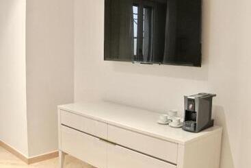 پانسیون The Old Palace  Luxury Suites Signoria