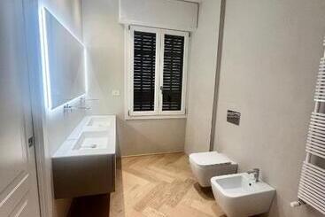 پانسیون The Old Palace  Luxury Suites Signoria