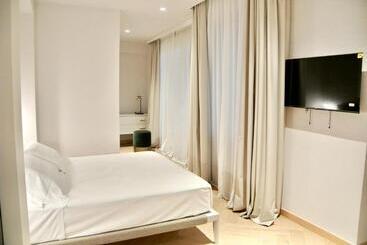 پانسیون The Old Palace  Luxury Suites Signoria