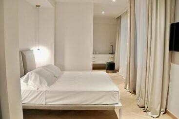 پانسیون The Old Palace  Luxury Suites Signoria