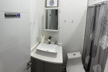 هاستل 103 Miami Shared Rooms For Men Central Comfortable, Affordable