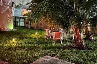 هاستل 103 Miami Shared Rooms For Men Central Comfortable, Affordable
