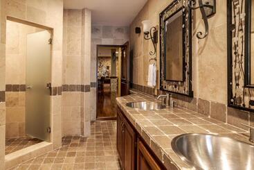 تختخواب و صبحانه Casa Cascada  Casita Yolo