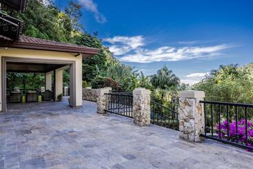 تختخواب و صبحانه Casa Cascada  Casita Yolo