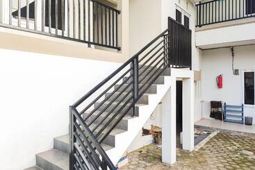 هتل Reddoorz Syariah Near Lapangan Persijam Jambi
