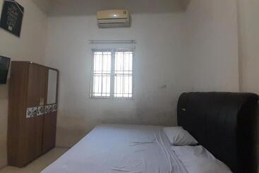 Otel Spot On 93782 Hasibuan Homestay Syariah