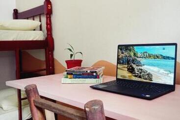 پانسیون Pueblos Hostel Latino