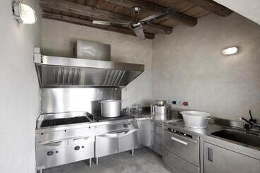 Tenuta Busulmone Con Piscina Val Di Noto Villa & Suits