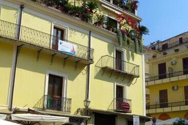 B&b La Piazzetta - Paola