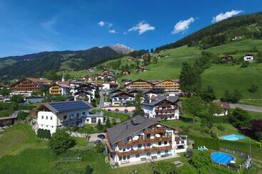 Gasserhof Garni & Apartment - Scena