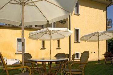 تختخواب و صبحانه Relais Sweet Days