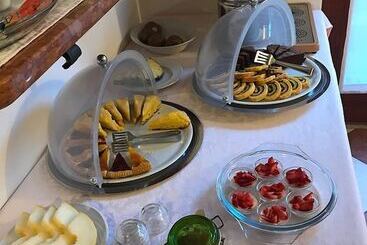 تختخواب و صبحانه Relais Sweet Days