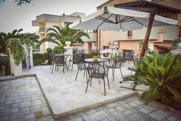 تختخواب و صبحانه Savito Guest House