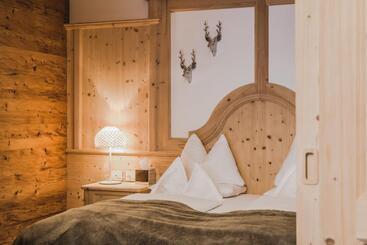 Chalet S   Dolomites Design   Adults Recommended - Selva di val Gardena
