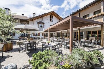 هتل Gasserhof Tradition & Lifestyle