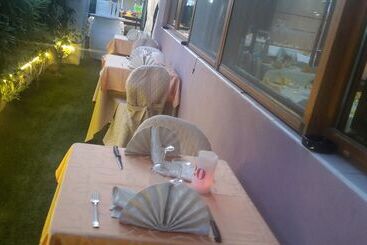 هتل Ristorante Supersonik