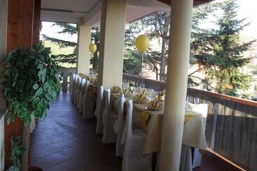 هتل Ristorante Supersonik