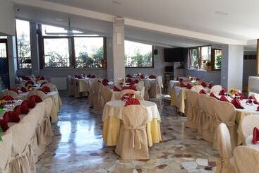هتل Ristorante Supersonik