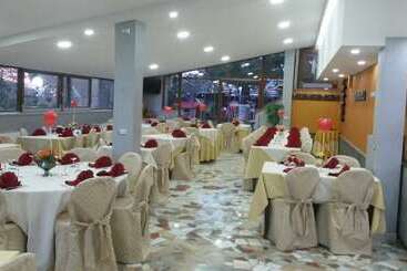 هتل Ristorante Supersonik