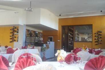 هتل Ristorante Supersonik
