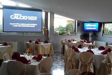 هتل Ristorante Supersonik