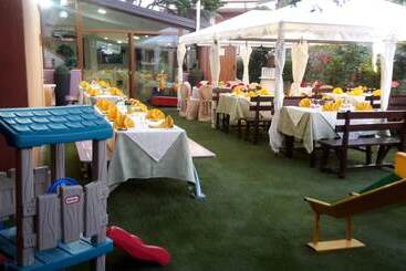 هتل Ristorante Supersonik