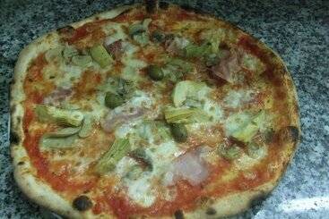 هتل Ristorante Supersonik