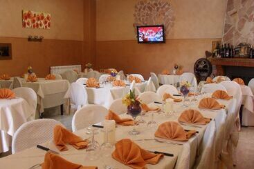 هتل Ristorante Supersonik