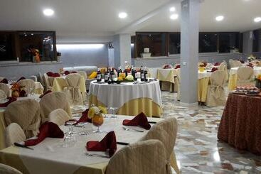 هتل Ristorante Supersonik