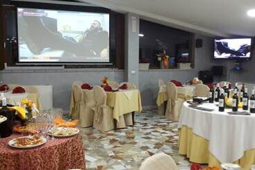 هتل Ristorante Supersonik