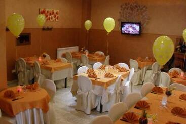 هتل Ristorante Supersonik