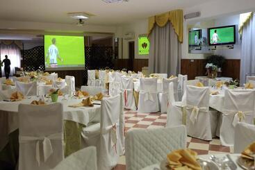 هتل Ristorante Supersonik