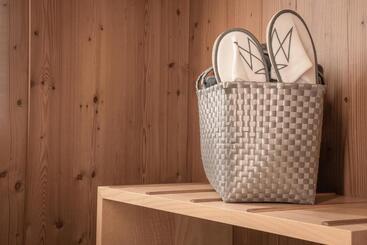 هتل The Laurin Small & Charming