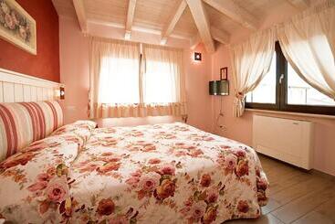 اقامتگاه Appartamenti Villa Ancora