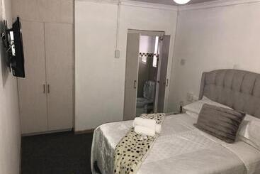 צימר Alizwa Guesthouse