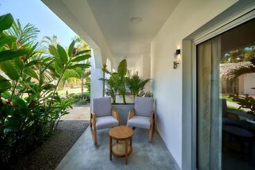 تختخواب و صبحانه Empyrean Tropical Wellness Portillo