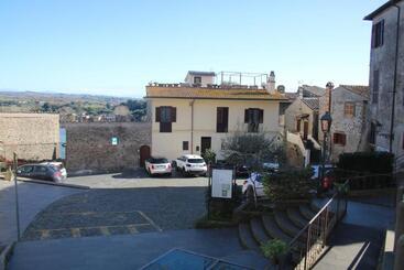 تختخواب و صبحانه La Sosta Nel Borgo